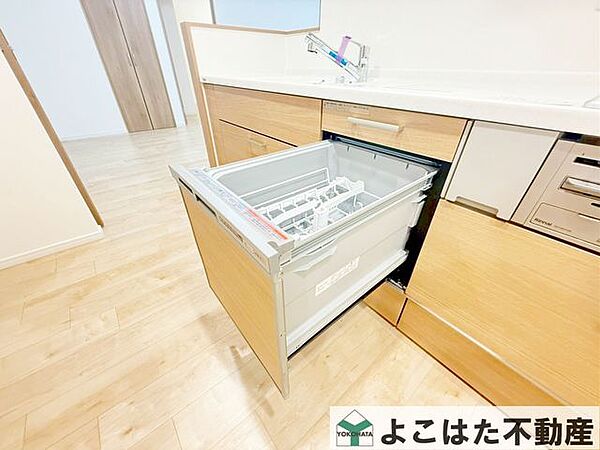 毎日使うキッチンだからこそこだわりたい！収納がたっぷりなので調理器具や調味料も出し入れしやすくお料理がはかどります！！
