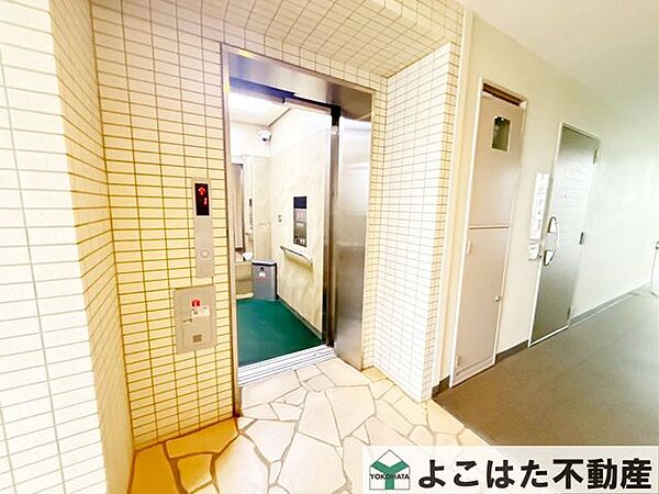 毎日の買い物や大きなお荷物の出し入れ、ベビーカーの移動も安心・スムーズです。