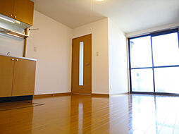 エバーライフイズミＢ棟 5 1階2DKのリビング/ダイニング