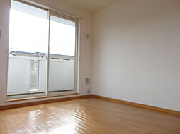 メゾン　カルム 204 2階ワンルームのリビング/ダイニング