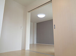 近江鉄道近江本線 彦根口駅 徒歩9分の賃貸アパート 2階2LDKのリビング/ダイニング