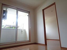 フローラルコートＤＳ 202 2階2LDKのリビング/ダイニング