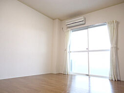 シャトー尾本 208 2階1Kのリビング/ダイニング