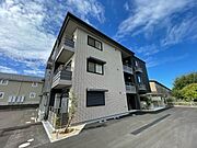 南彦根駅より徒歩22分 築1年2ヶ月 3階建の賃貸物件