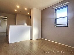 ローズ・スターデン・ジン 202 2階3LDKのリビング/ダイニング