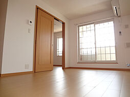 ネオ・ユニゾンI 204 2階2LDKのリビング/ダイニング