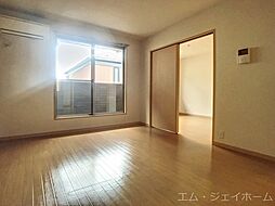 クレセント18 201 2階2LDKのリビング/ダイニング