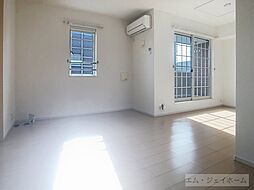 モン・マリーノIII 203 2階2LDKのリビング/ダイニング