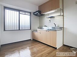 ハースイン久野部 207 2階2DKのリビング/ダイニング