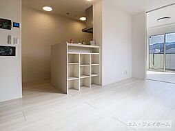 京阪石山坂本線 三井寺駅 徒歩5分の賃貸アパート 3階1LDKのリビング/ダイニング