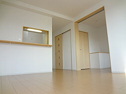 近江鉄道近江本線 愛知川駅 徒歩7分の賃貸アパート 2階2LDKのリビング/ダイニング