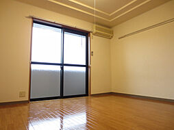 グレイス・ヴィラ 106 1階1Kのリビング/ダイニング