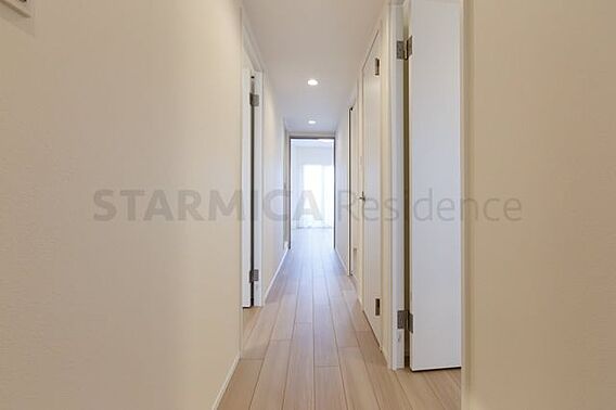 建具はホワイト...