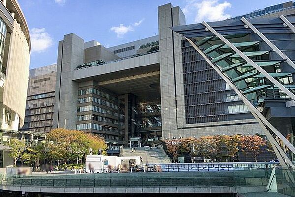 大阪駅(JR西日本 大阪環状線) 徒歩22分。 1710m