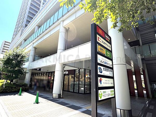 クロスシティ弁天町 徒歩7分。 550m