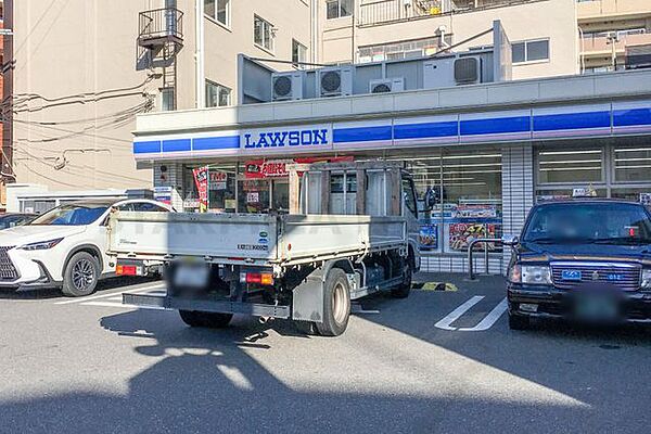 ローソン大阪本庄東三丁目店 徒歩7分。 550m
