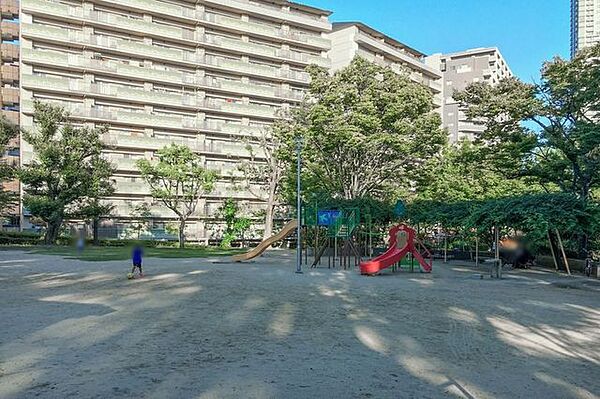 徒歩7分。千里西町公園 520m