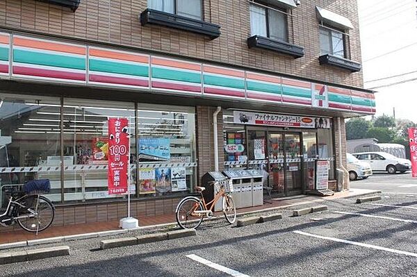 セブンイレブン松戸栗山店 徒歩10分。 730m