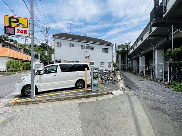 雨の日でも駅が近いので便利です（R8.6月撮影）