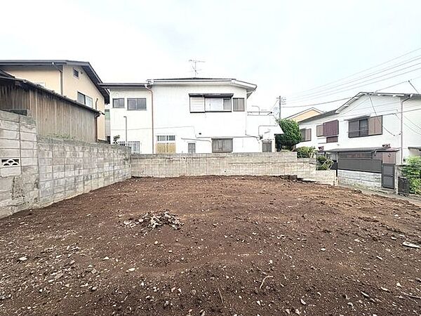 お子様が喜ぶアスレチック公園が徒歩圏内【2026年7月撮影】
