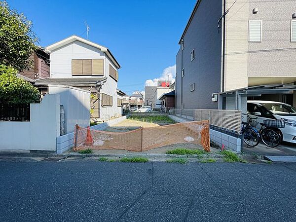 生活施設まで徒歩5分以内です。2026年8月撮影