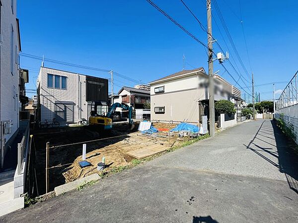 2路線が利用可能な立地に在ります。2026年8月撮影