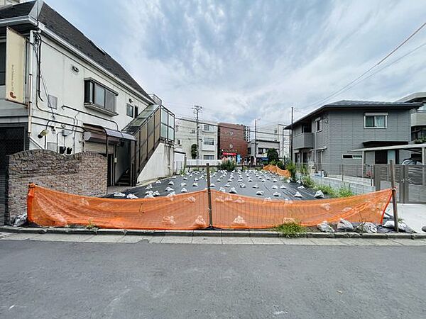 住居の環境を守るための「第一種住居地域」です。（R8.9月撮影）