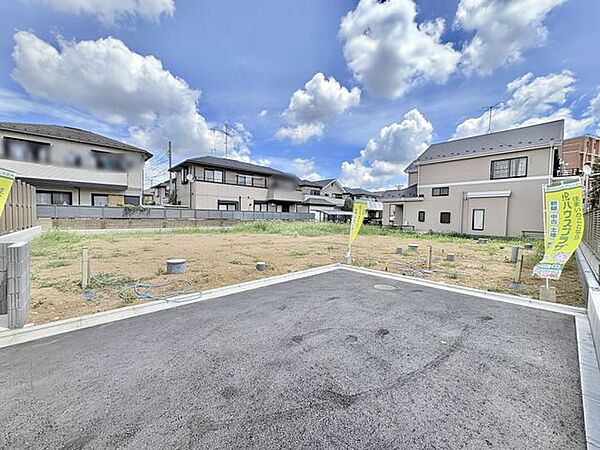 都営新宿線本八幡駅にも徒歩でアクセスできます。R8.8月撮影