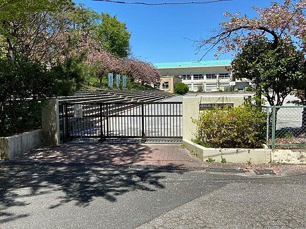 市川市立第二中学校 徒歩7分。 500m