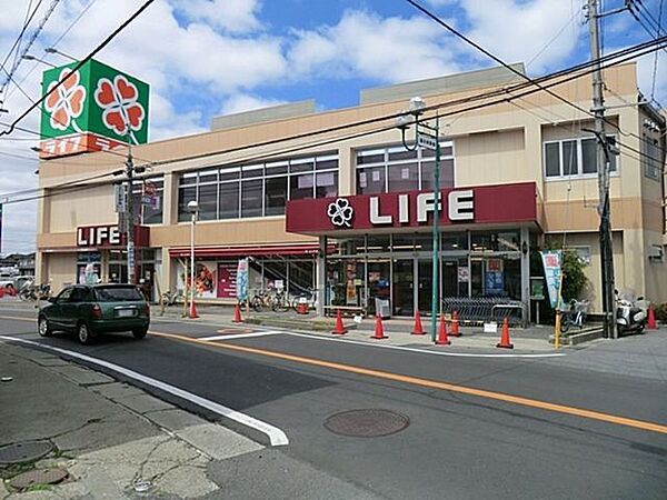 ライフ市川国分店 徒歩3分。 200m