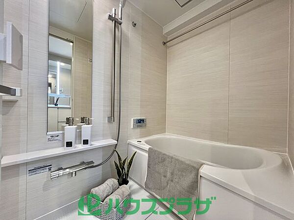 落ち着いた色を基調とした浴室は心も体も癒してくれます。