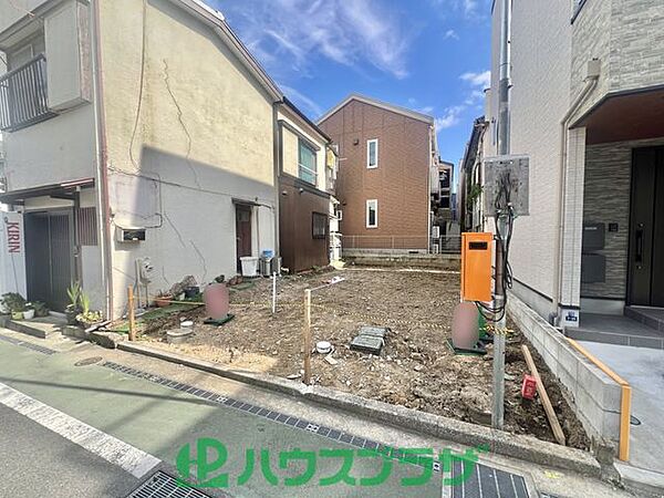 JR総武中央線市川駅徒歩5分のため電車通勤の方へおすすめです！（2026年10月撮影）