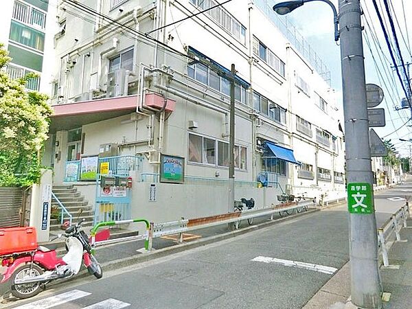 赤羽西保育園 徒歩9分。 720m