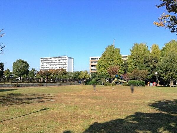 北区中央公園 徒歩6分 440m