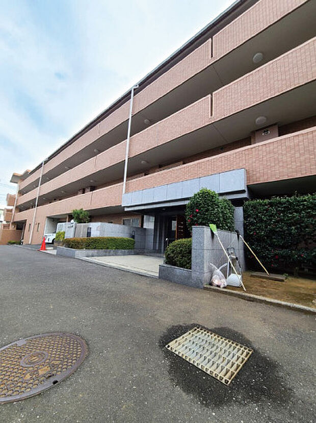 「クレアメゾン狭山」8階建てマンション、西武新宿線「狭山市」駅より徒歩4分の好立地