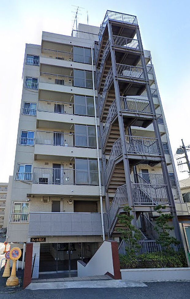 「クレール和光」7階建てマンション、都営三田線「西高島平」駅より徒歩14分の立地