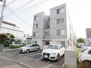 新道東駅より徒歩7分 3階 築7年9ヶ月の賃貸物件