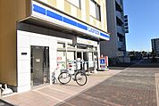 ローソン越谷レイクタウン駅南口店 779m
