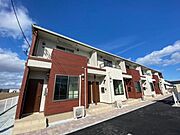 岩沼駅よりバス13分 徒歩7分 築6年2ヶ月 2階建の賃貸物件