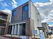 長町南駅よりバス25分 徒歩6分 築1年7ヶ月 3階建の賃貸物件