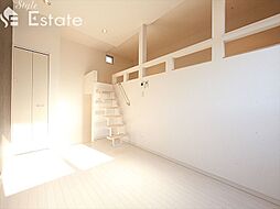 ゼウス 102 1階1Kのリビング/ダイニング