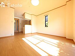 スカイブルー 105 1階ワンルームのリビング/ダイニング