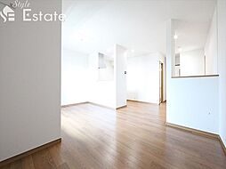 FLEUR A 2LDKのリビング/ダイニング