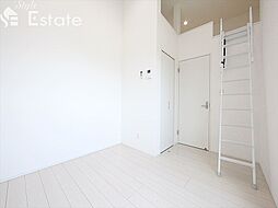 E.S.プレミア 102 1階1Kのリビング/ダイニング