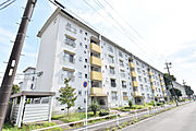 江南駅よりバス11分 徒歩6分 3階 築56年の賃貸物件