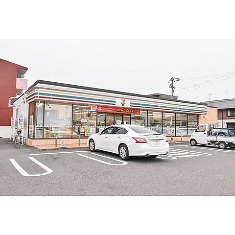 コンビニ「セブンイレブン岩倉大市場町店まで349ｍ」