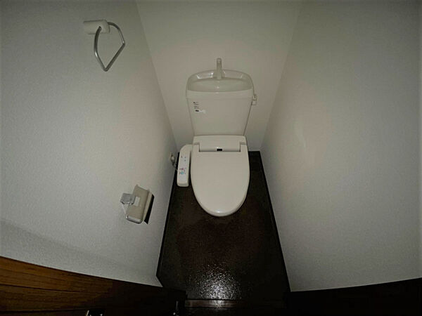 画像11:コンパクトで使いやすいトイレです