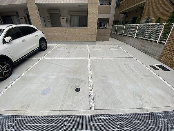 画像29:駐車場があるので、車を買う予定の方も安心です