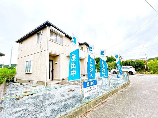 【内外装リフォーム中9/27更新】南を向いているため日当たりが良く、開放的なおうちです。倉庫を基礎から解体し、全体を平らに整地したことでBBQスペースや駐車場、趣味の道具置き場などに返信します。