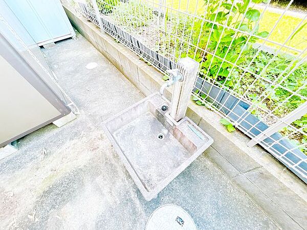 【期間限定8/30まで現況販売】駐車場には外水栓がついています。洗車や清掃に活用してください。